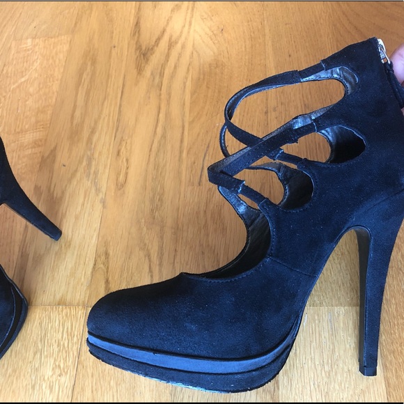 Heels - Picture 2 of 7